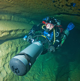 technical cave diving, france