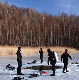Ice diving course